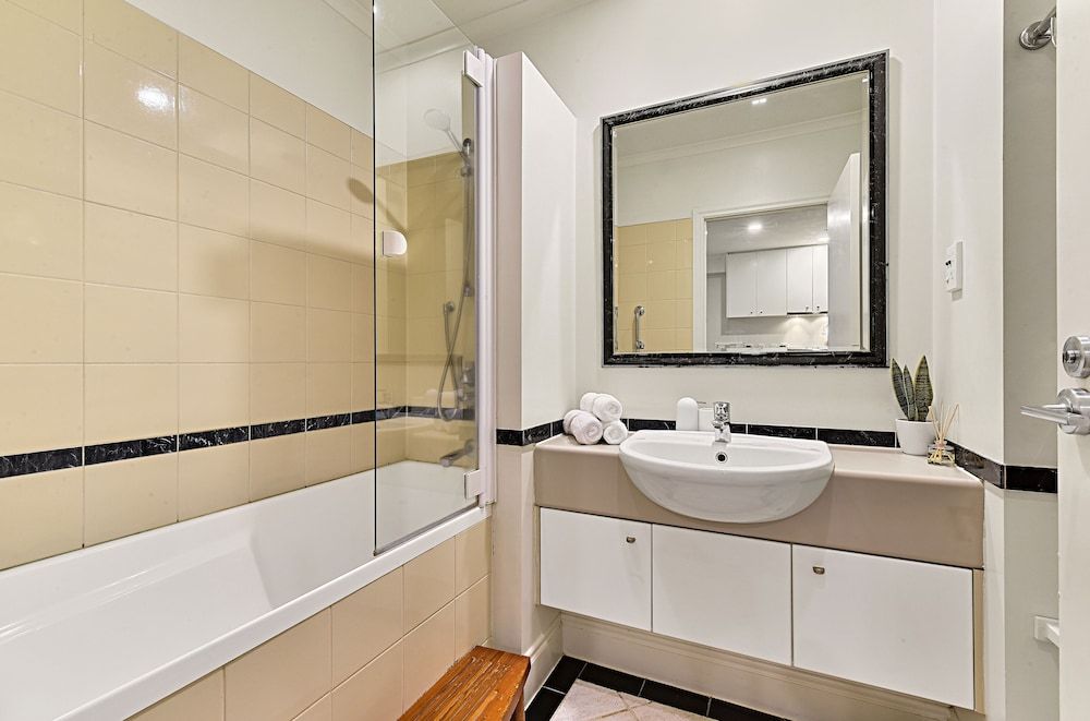 undefined Spacious Apartment in Auckland Central 6