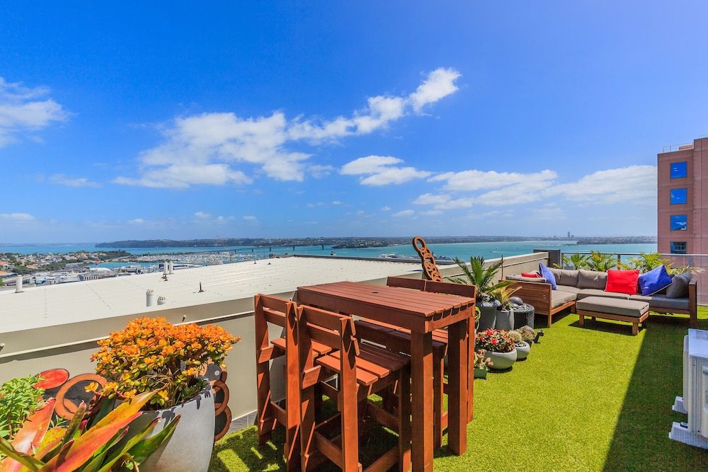 undefined Modern Apartment Short Walk to SkyTower