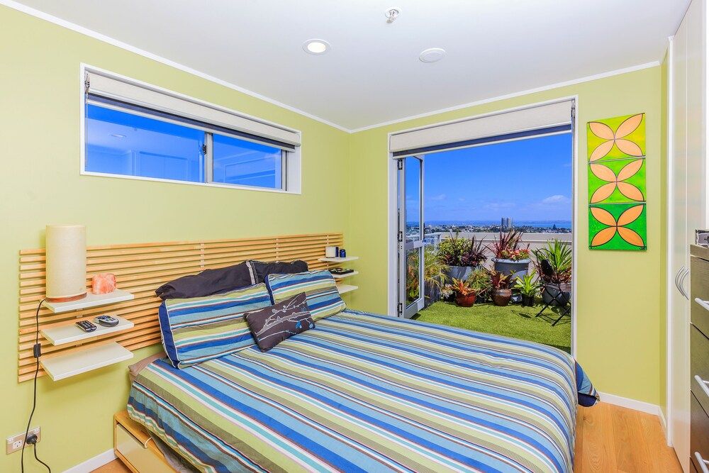 undefined Modern Apartment Short Walk to SkyTower 3