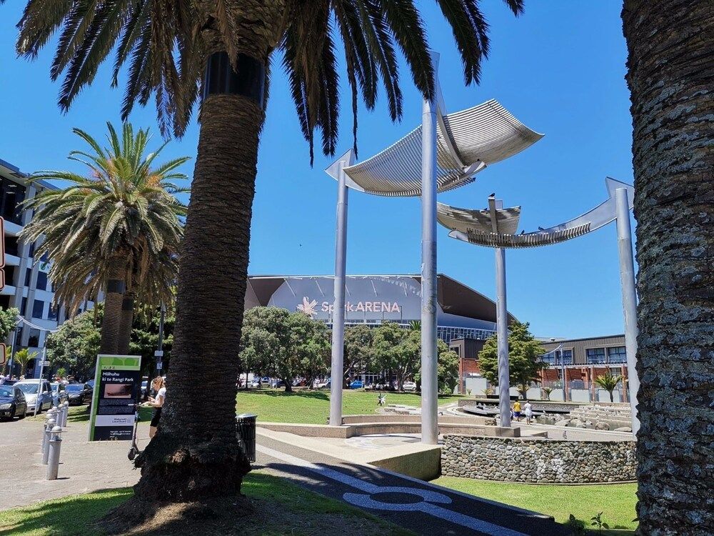 undefined Auckland CBD Modern 2 Bedroom Apartment 2