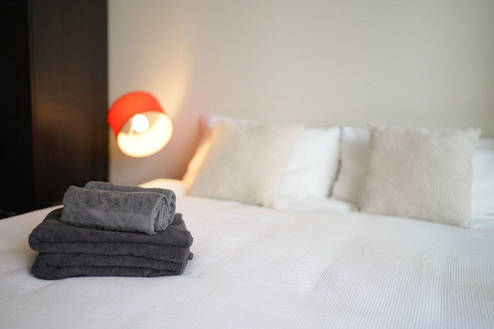 undefined Auckland CBD Modern 2 Bedroom Apartment 6