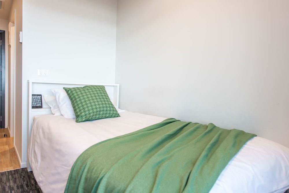 No. 55 Deluxe Studio, 1 Large Twin Bed, Non Smoking, Kitchenette 8