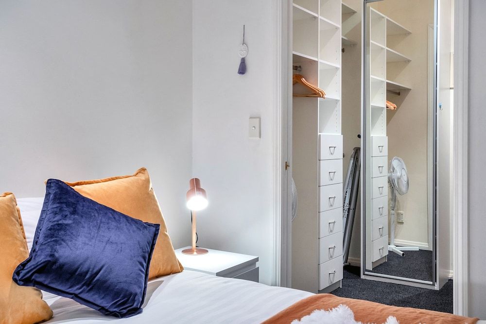 undefined 1 Bedroom City Apartment with Parking for 2 Cars 7