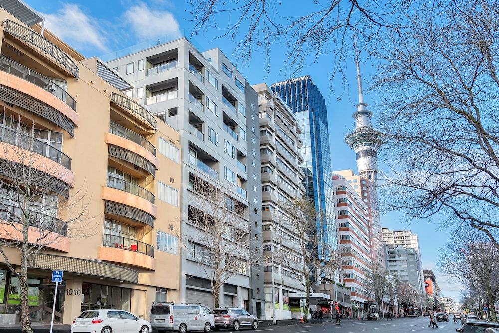 undefined 1 Bedroom City Apartment with Parking for 2 Cars 2