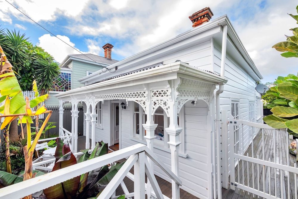 undefined Classic 3 Bedroom Home near Ponsonby Rd 4