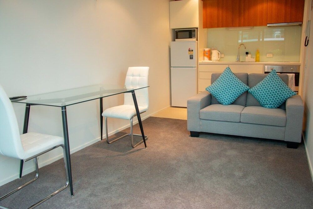 undefined Modern 1 Bdr Downtown Apt 3 Mins to Spark Arena 8