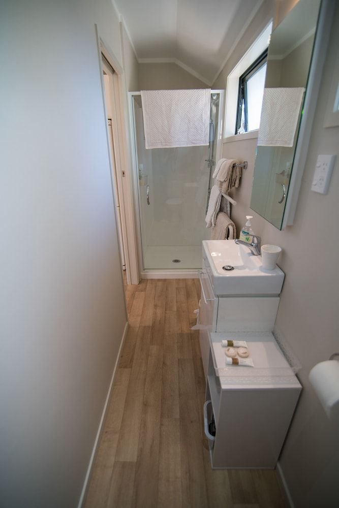 Terry and Cindy's B&B Deluxe Studio Suite, Garden View 6