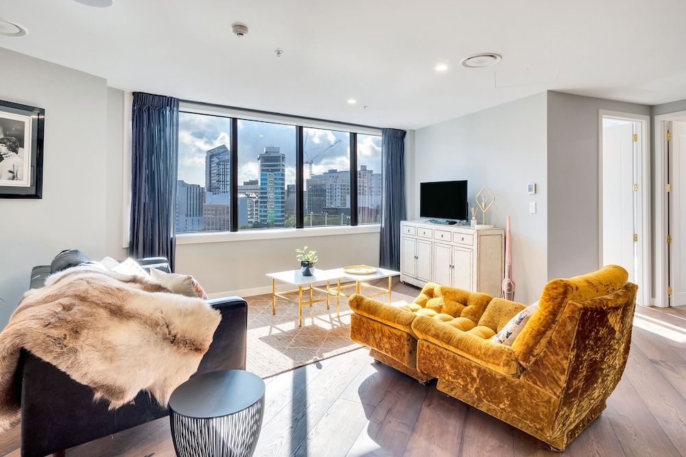 Luxe In The City w Two Car Parks Luxury Apartment 24