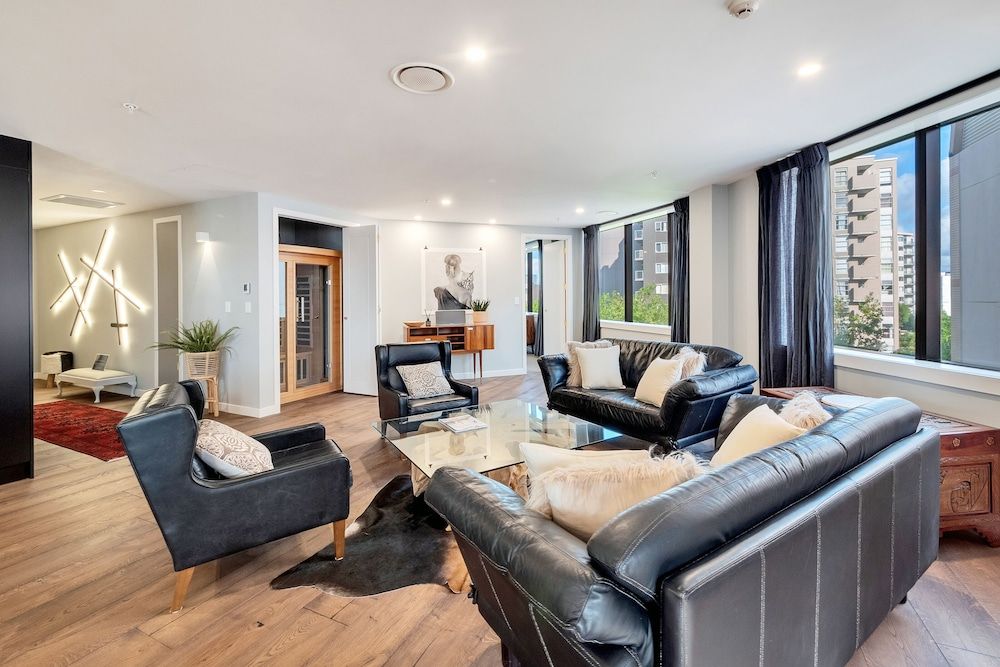 Luxe In The City w Two Car Parks Luxury Apartment 22