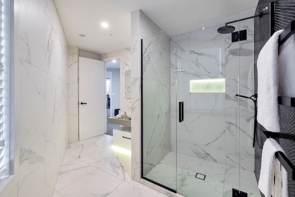 Luxe In The City w Two Car Parks Luxury Apartment 18