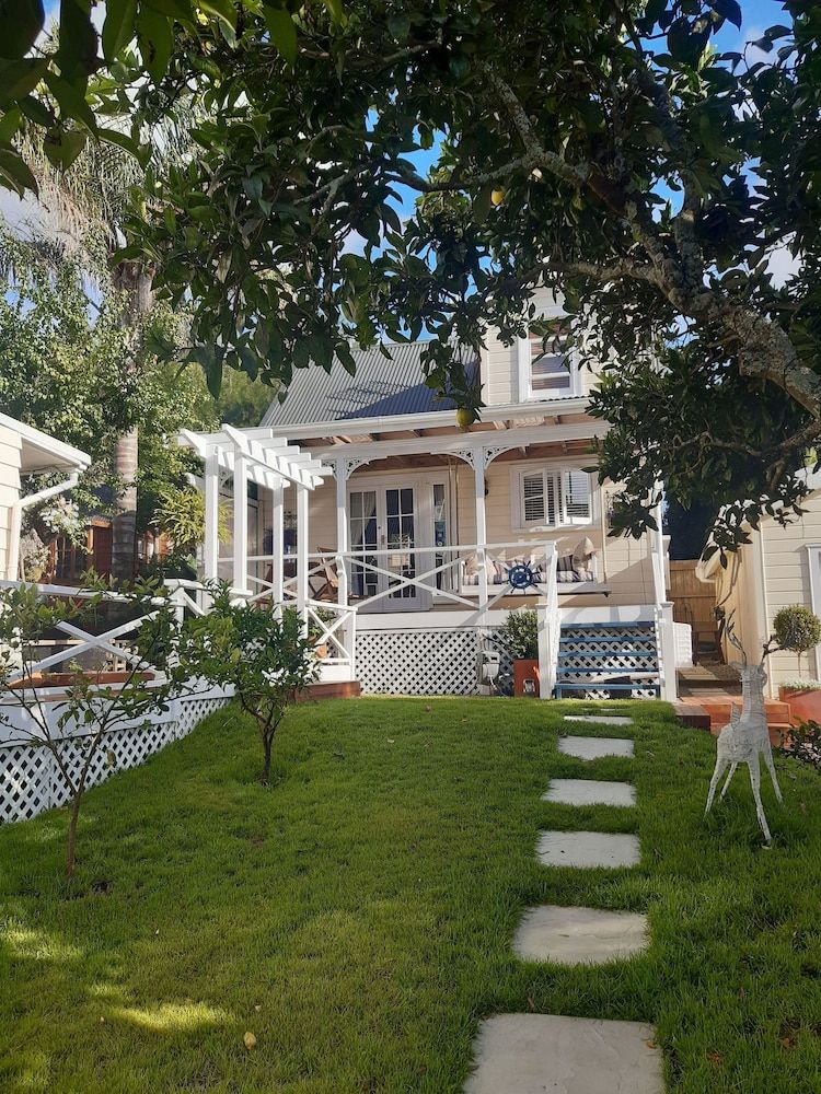 undefined Harbour View Cottage Boutique B&b 3
