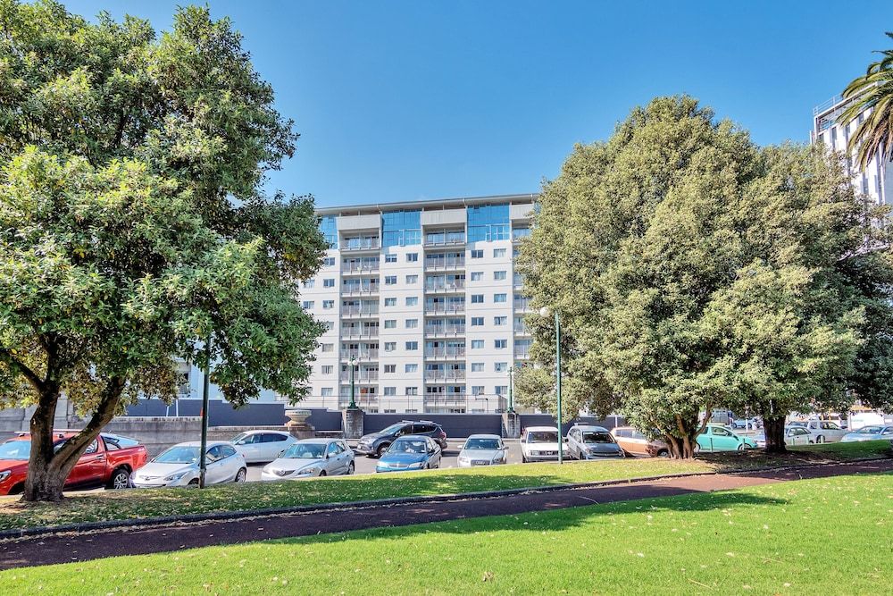 undefined Stylish Central 2 Bedroom Apartment 3