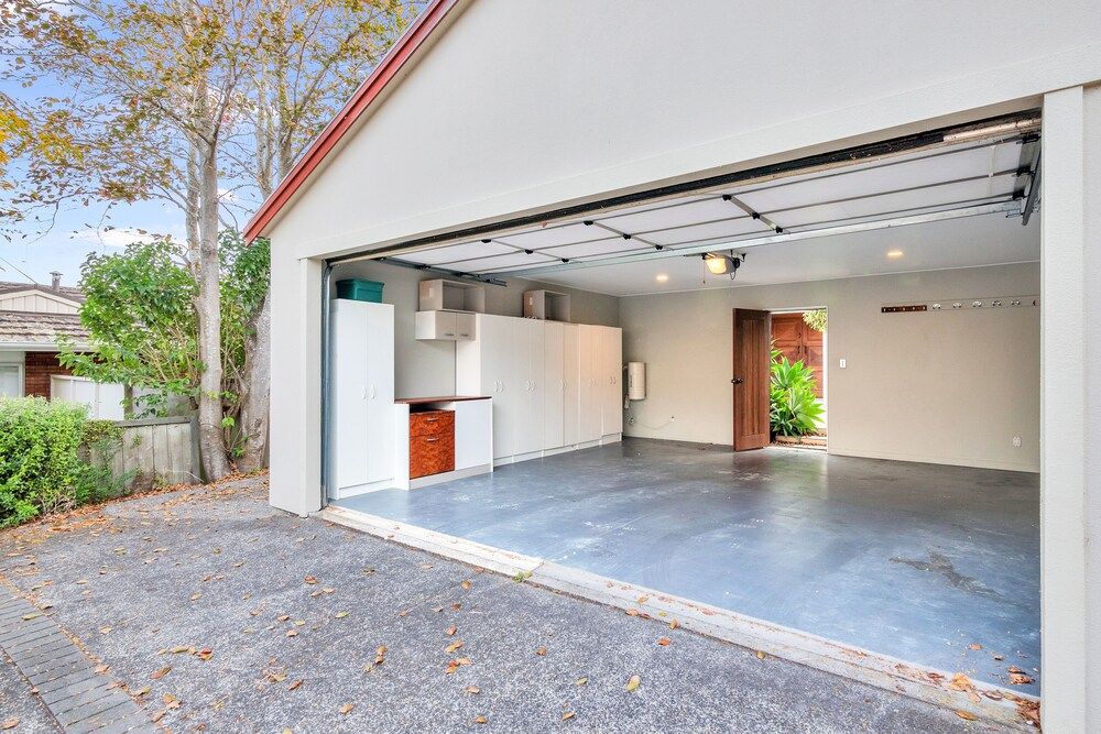 undefined Castor Bay Home near Albany Sleeps 9 2