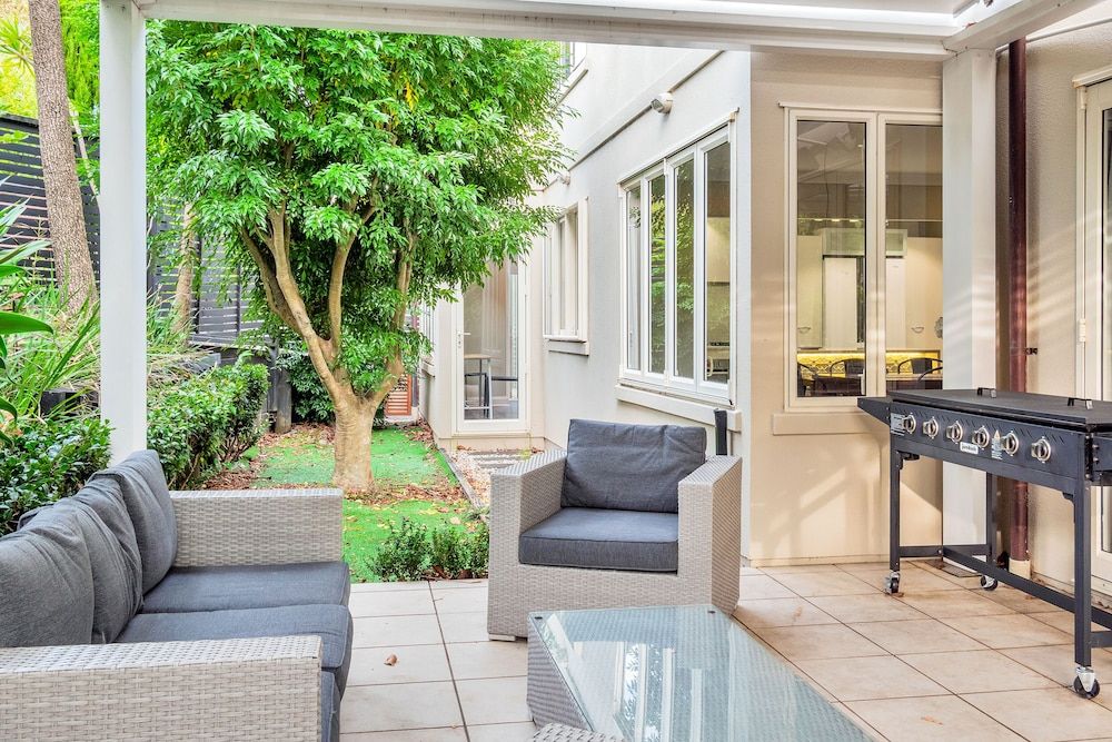 undefined Castor Bay Home near Albany Sleeps 9 9