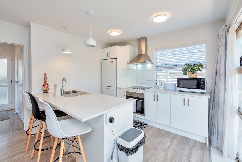 undefined Bright 3 Bedroom near St Lukes Mall 3 10