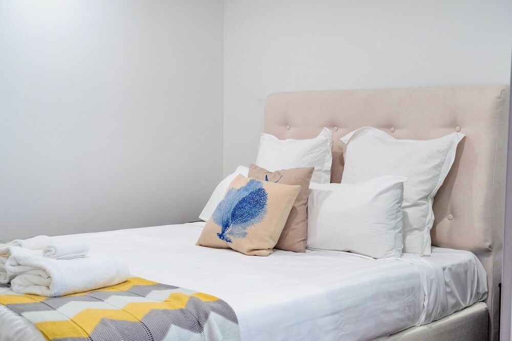 undefined Spacious 2 Bedroom CBD Apt 7