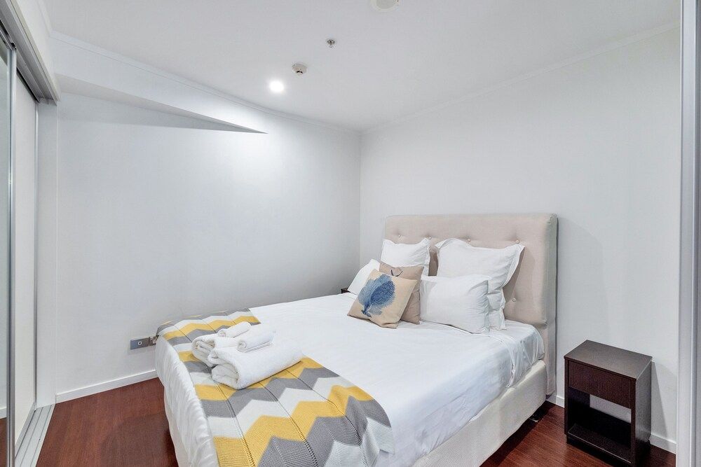 undefined Spacious 2 Bedroom CBD Apt 5