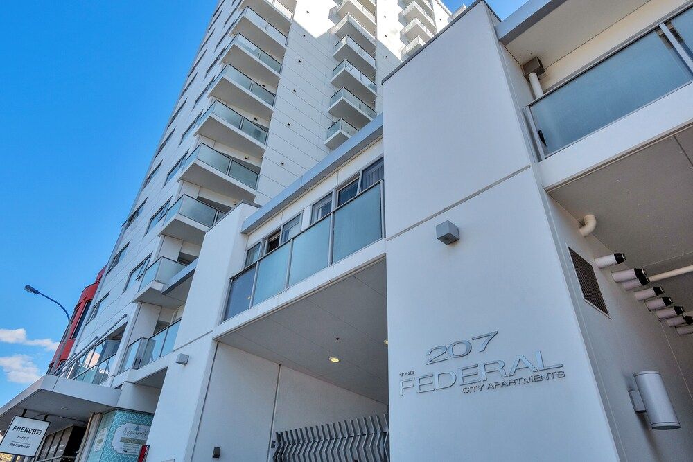 undefined Spacious 2 Bedroom CBD Apt 2