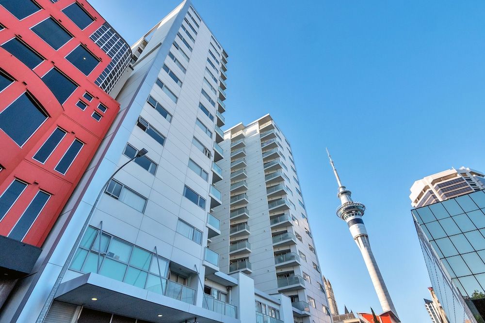 undefined Chic 3 Bedroom City Central with Parking 5