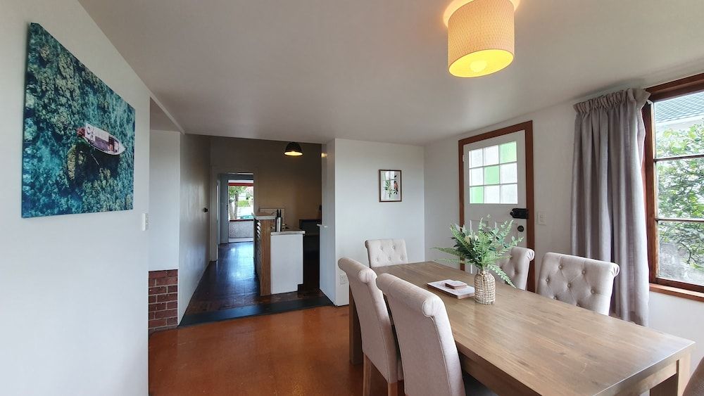 undefined Bright and Modern Oasis in Kingsland 6