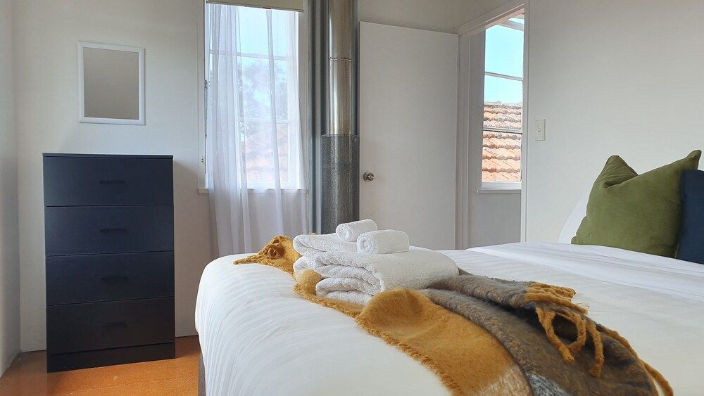 undefined Bright and Modern Oasis in Kingsland 10