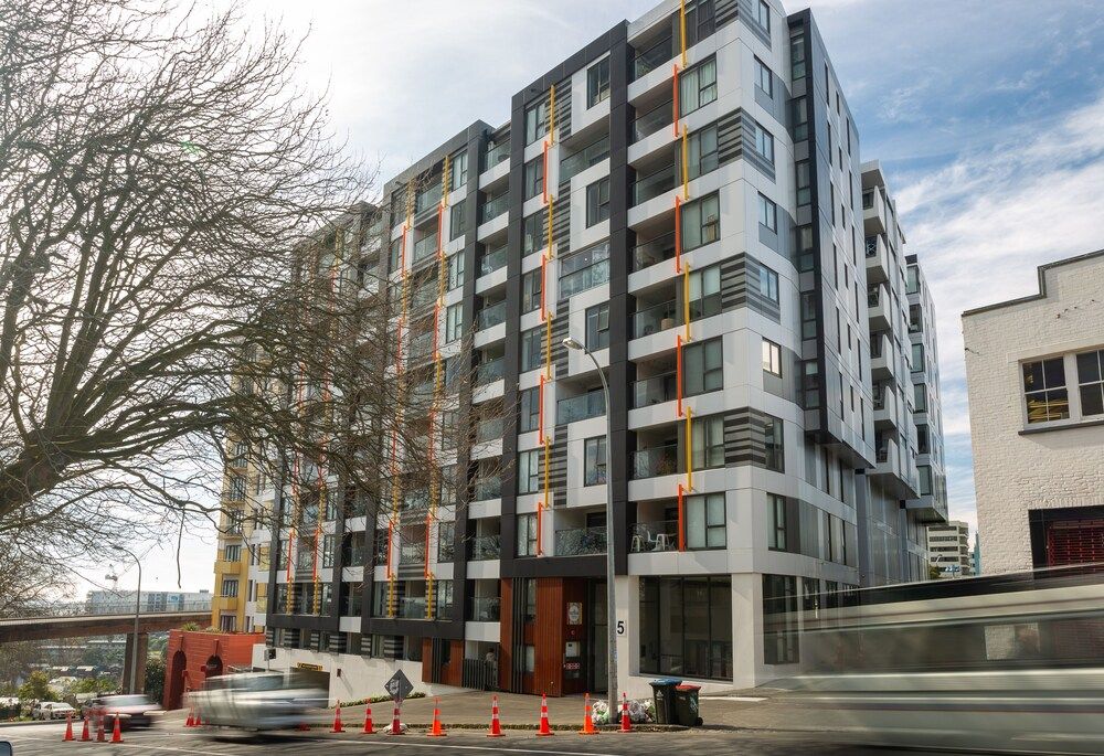 undefined Toodle's Pristine inner-city nest with carpark 3