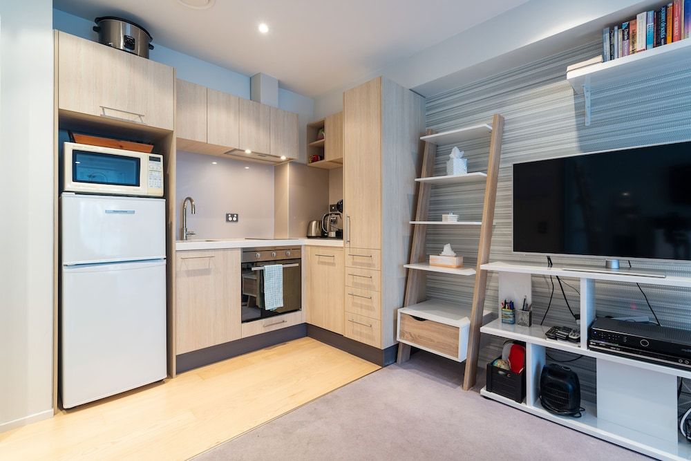 undefined Toodle's Pristine inner-city nest with carpark 10