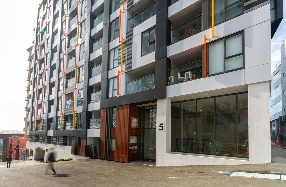 undefined Toodle's Pristine inner-city nest with carpark 4
