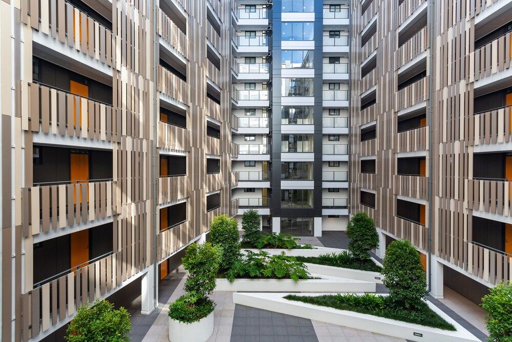 undefined Toodle's Pristine inner-city nest with carpark 6