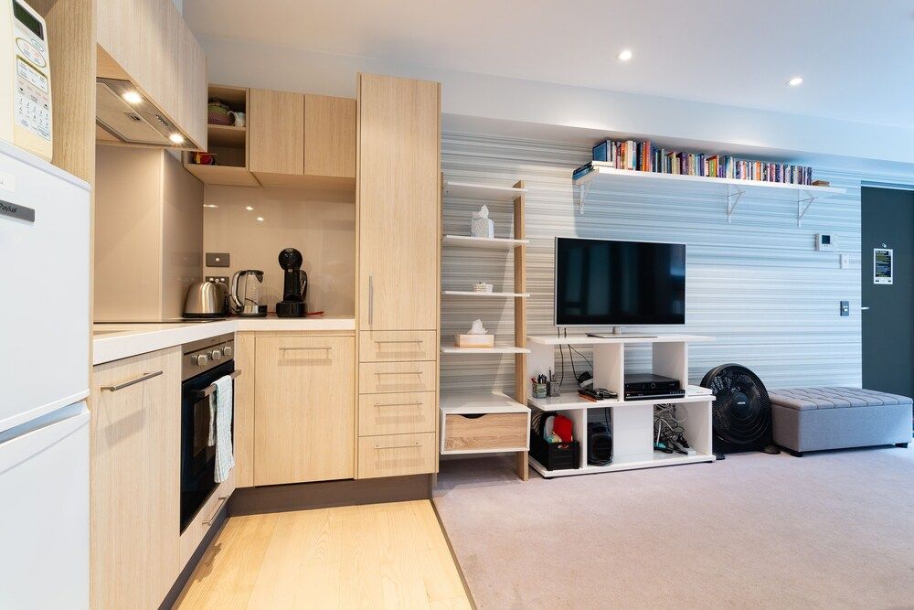 undefined Toodle's Pristine inner-city nest with carpark 9