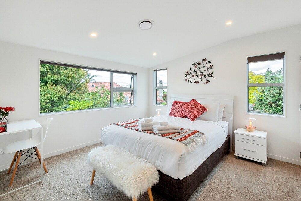 Elegant and Stylish Retreat in Epsom House, 5 Bedrooms 12