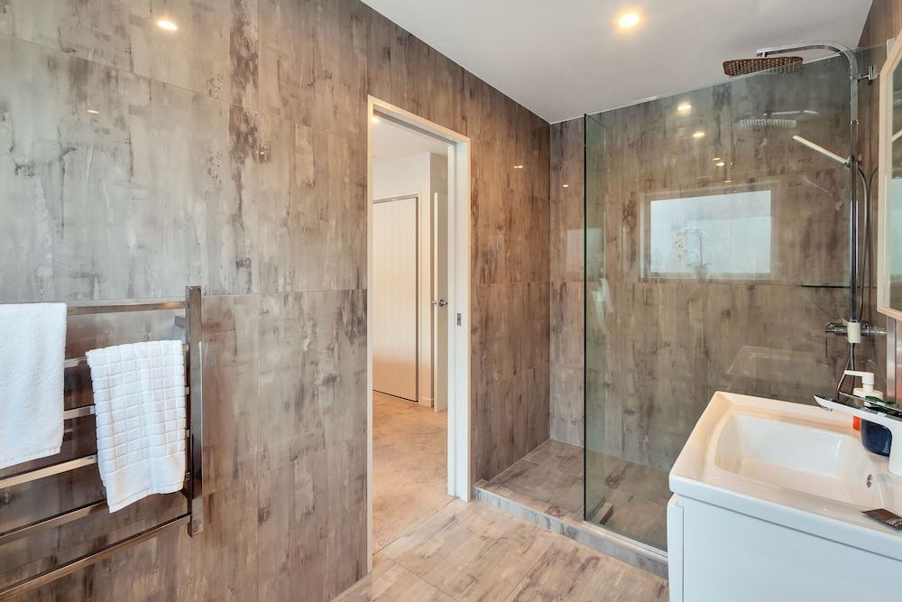 Elegant and Stylish Retreat in Epsom House, 5 Bedrooms 14