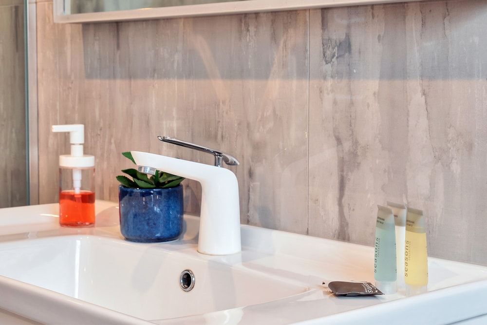 Elegant and Stylish Retreat in Epsom House, 5 Bedrooms 22