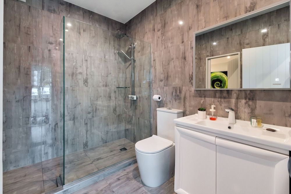 Elegant and Stylish Retreat in Epsom House, 5 Bedrooms 21