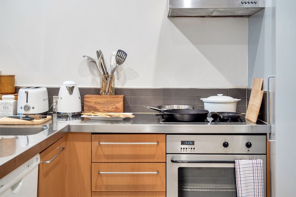 undefined Awesome Cool Beachy 2BR CBD Gem Wifi 10