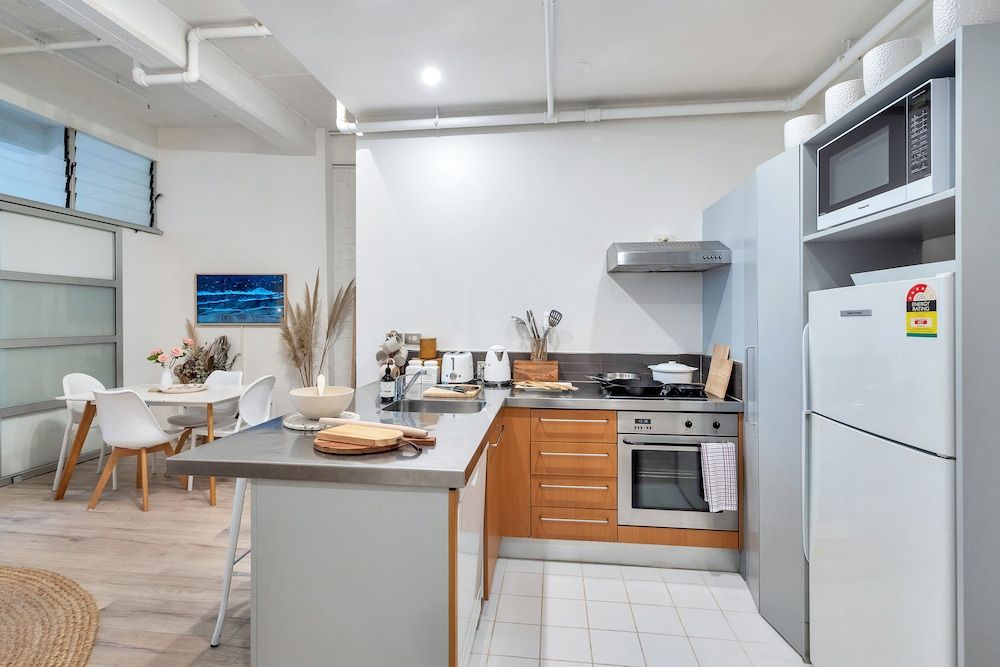 undefined Awesome Cool Beachy 2BR CBD Gem Wifi 4