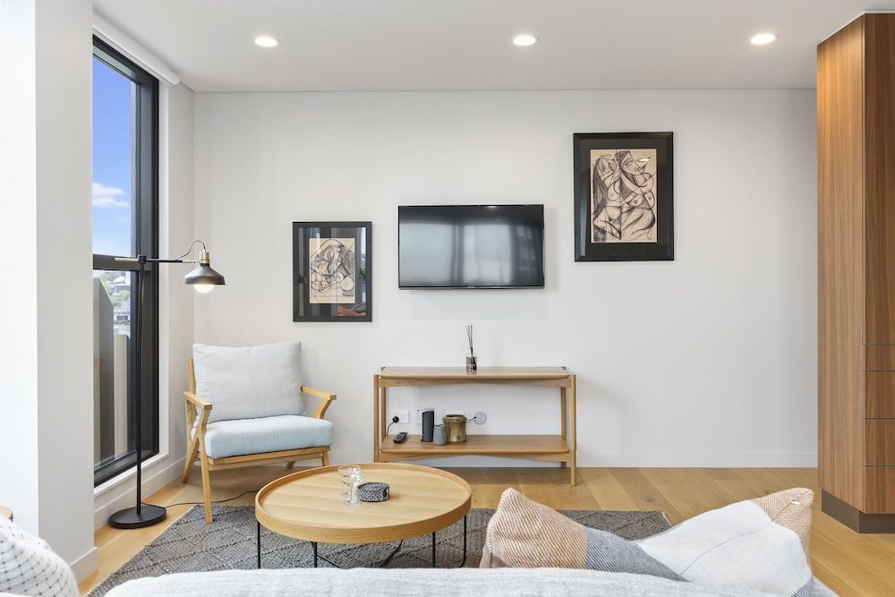 undefined Brand new & vibrant living on K'rd 2