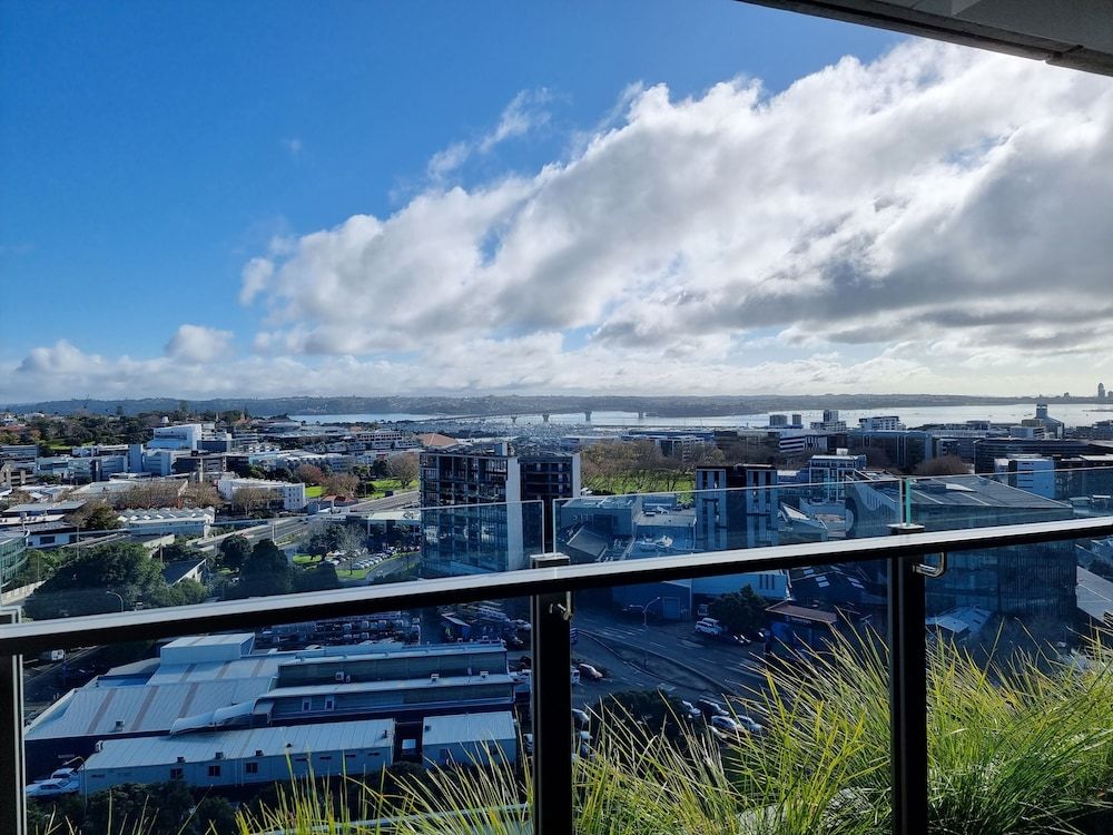 undefined Luxe Apt w Harbour-Sunset Views -Parking 3