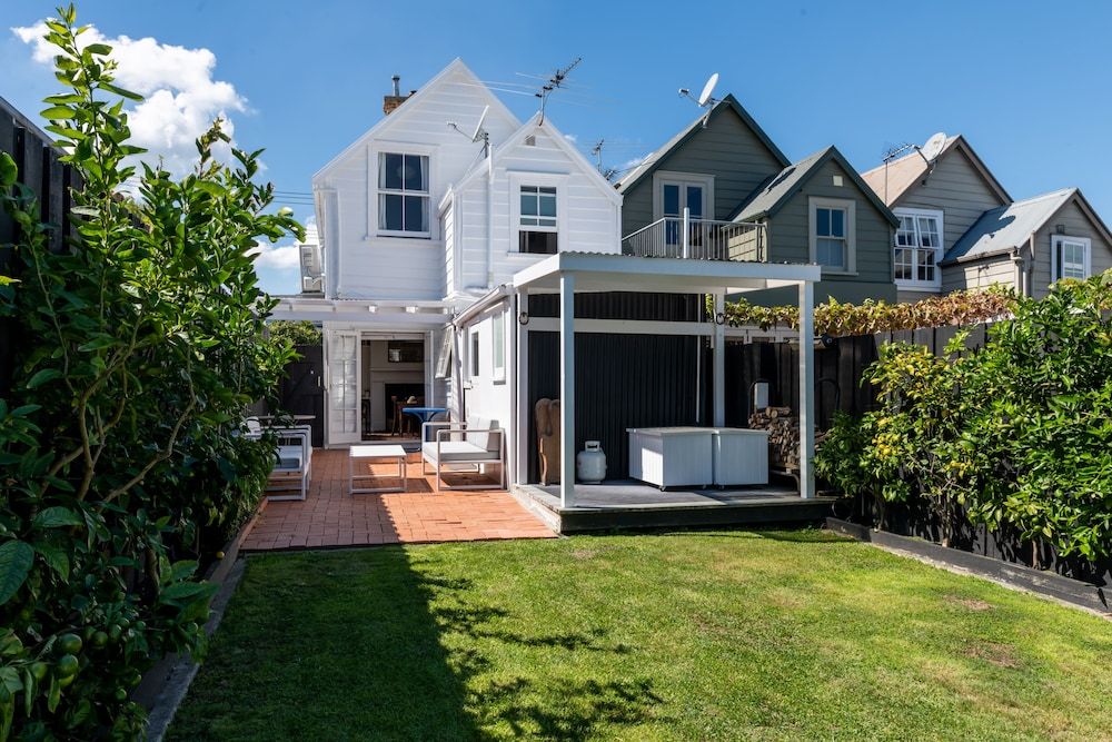 undefined Timeless Heritage Grey Lynn 2BR Beauty