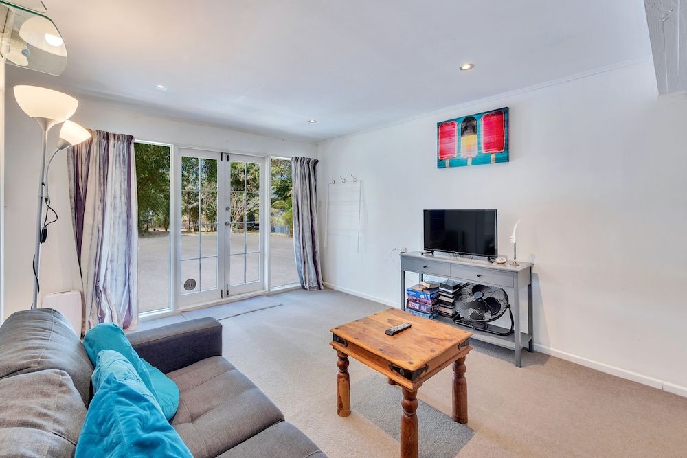 undefined Rustic 1br in Kohimarama Parking & Wifi 10