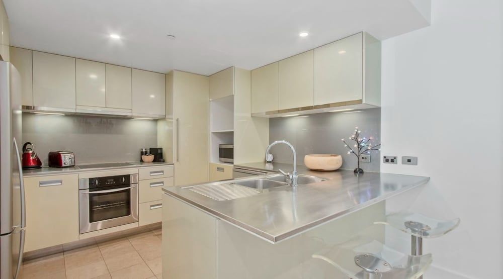 undefined Viaduct Marina Executive -Parking & Pool 7