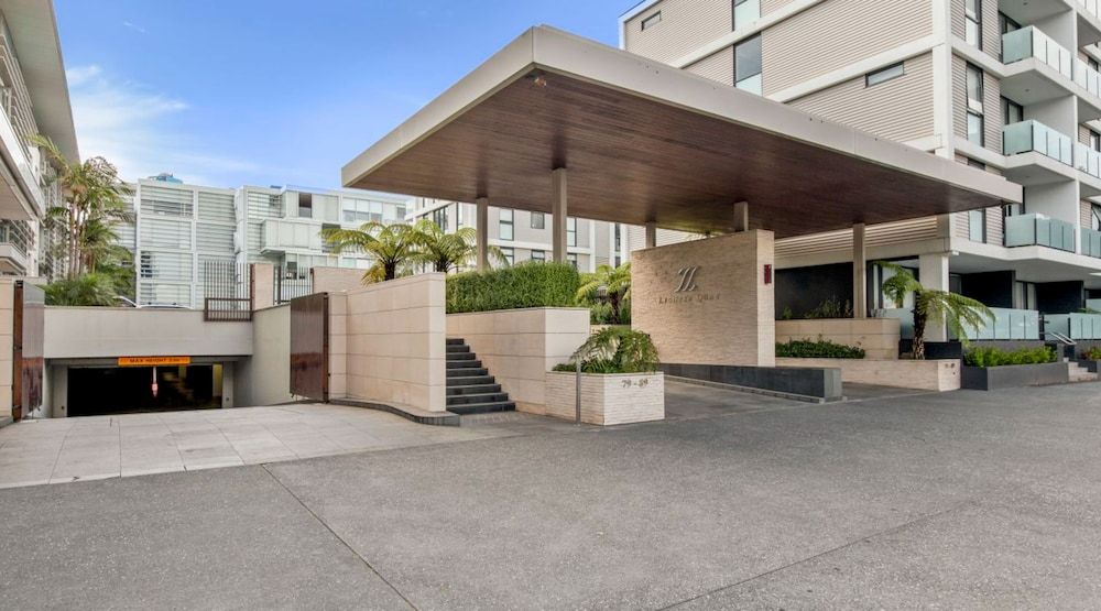 undefined Viaduct Marina Executive -Parking & Pool 5