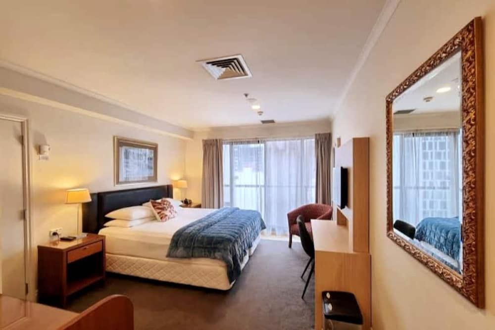 undefined Chic CBD Studio-Aircon-Wifi -Heated Pool 4