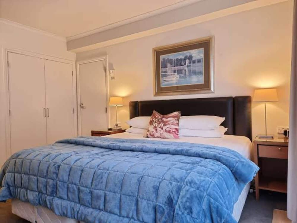 undefined Chic CBD Studio-Aircon-Wifi -Heated Pool 6