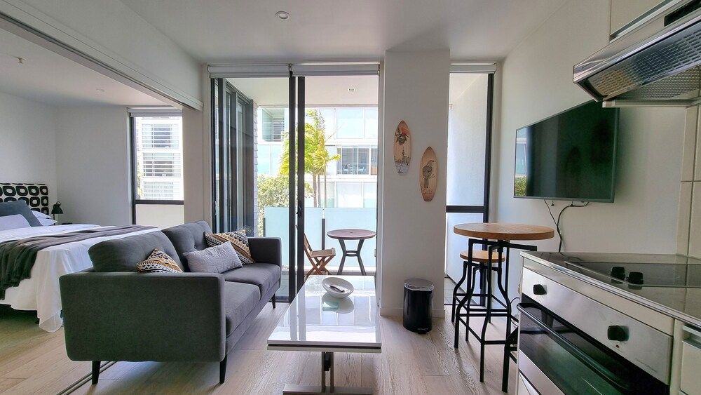 undefined Marina View Apartment in Viaduct - Pool 9