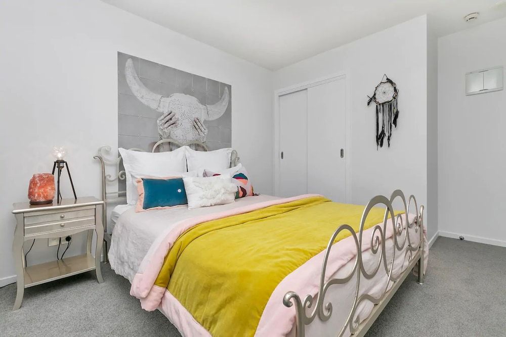 undefined Chic in the City Free Parking 4