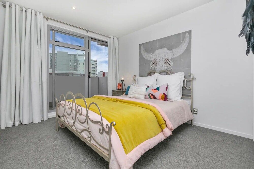 undefined Chic in the City Free Parking 3