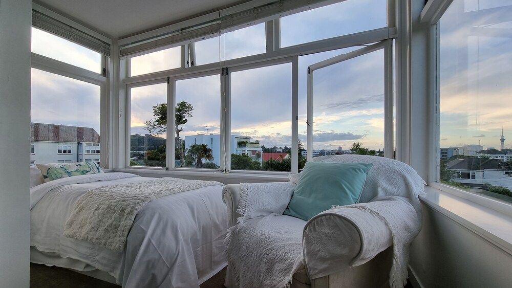 undefined Gorgeous Apt Panoramic Views 6