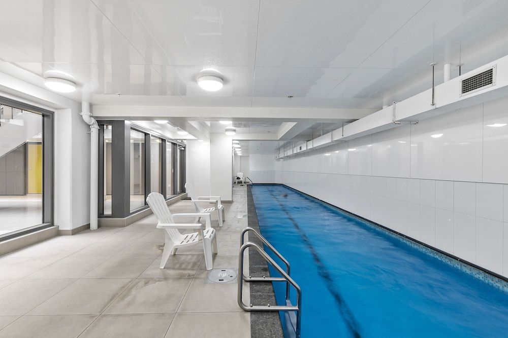 undefined Chic 2BR Pool & Gym - Steps to Ponsonby 6