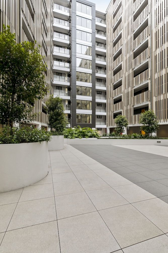 undefined Chic 2BR Pool & Gym - Steps to Ponsonby 10